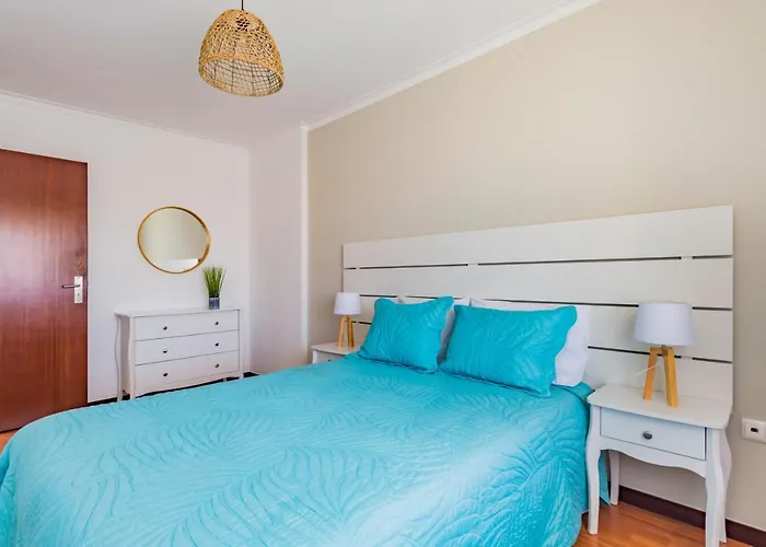 Mira-ria - Em Bairro Calmo E Aveiro