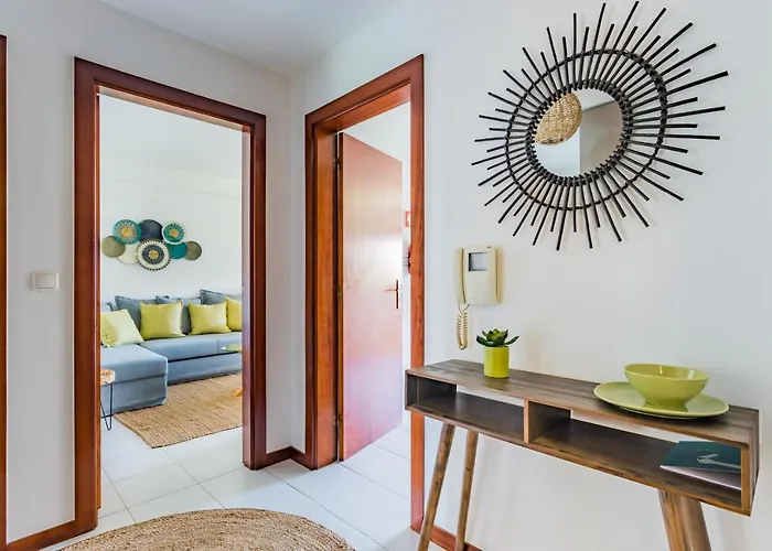 Mira-ria - Em Bairro Calmo E * Aveiro